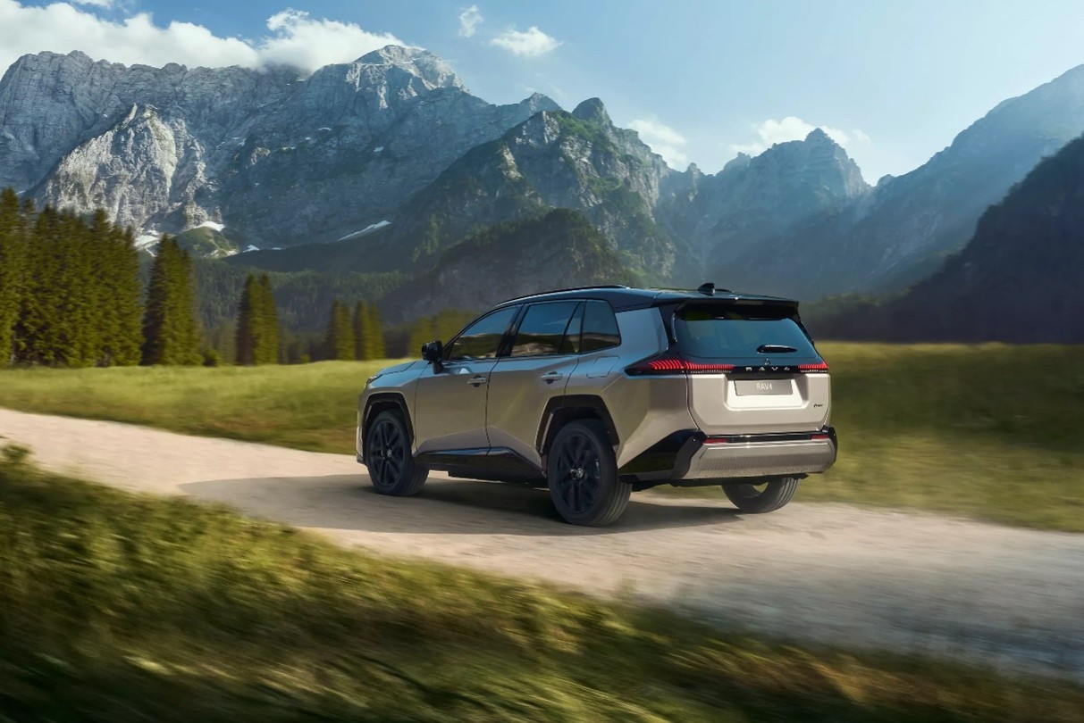 C-HR Driving